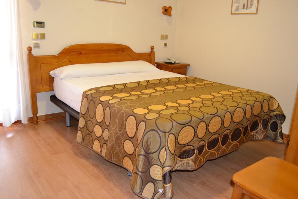 Hotel San Marcos Huesca Camera foto
